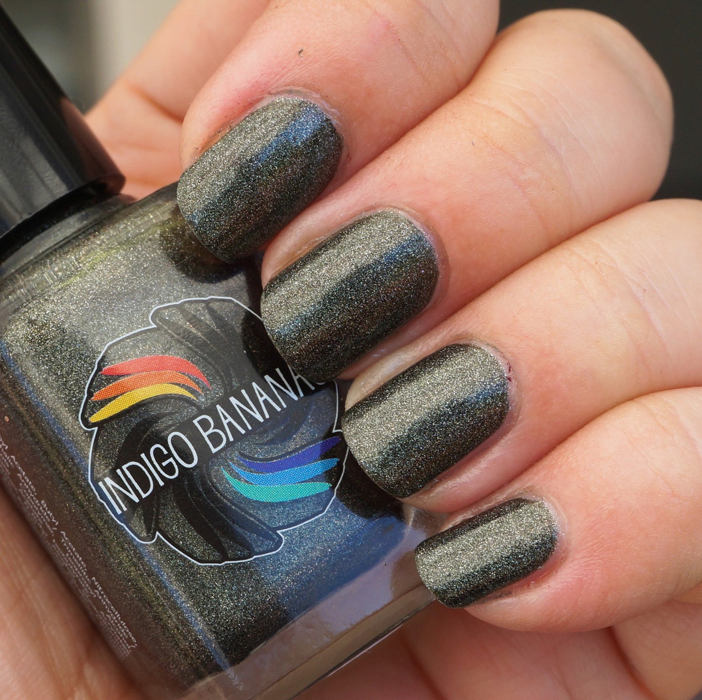 Olive Time & Space - olive / dark green linear holographic